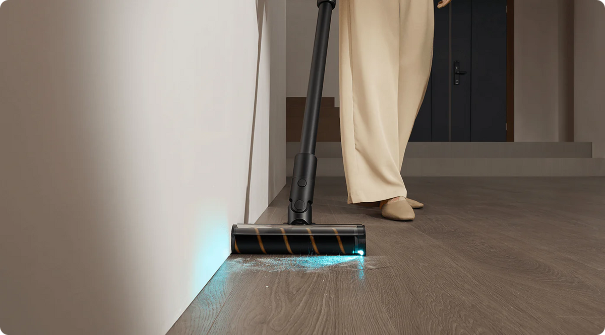Clean-to-Edge™ mäkká valcová kefa s technológiou CelesTect™
